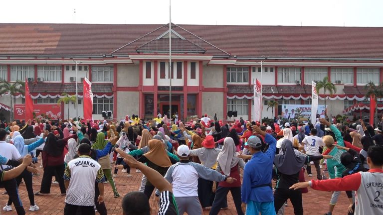 Senam Bersama Peringatan Hari Olahraga Nasional ke-41 Diikuti Ramai Peserta