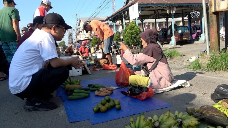 Rutinitas Bersepeda Pagi, Bupati Sambas Satono Ingin Teruskan Pasar Tradisional