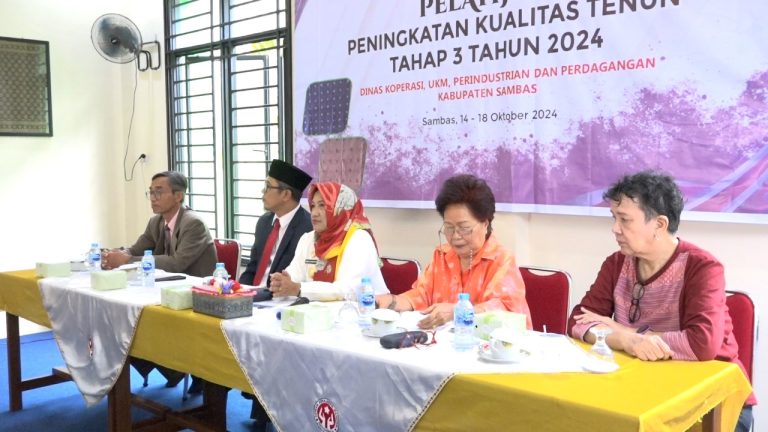 Pjs Bupati Sambas Buka Pelatihan Peningkatan Kualitas Tenun Sambas
