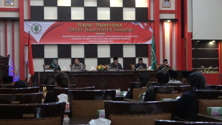 Pjs Bupati Sambas Sampaikan Tanggapan atas Pandangan Umum Fraksi terhadap Raperda APBD 2025