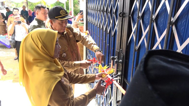 Marlyna Puji Semangat Pembangunan Seluruh Stakeholder Saat Resmikan Gedung Olahraga Semangau
