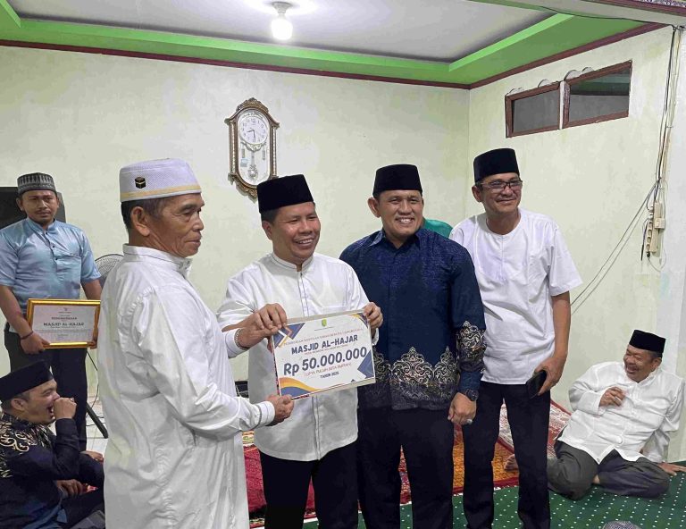 Momen 17  Ramadhan, Bupati Satono : Ramadhan Madrasah Bagi Kedisiplinan