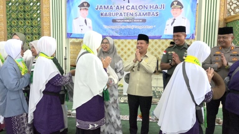 Bupati Satono Lepas 309 Jemaah Calon Haji 1446 H