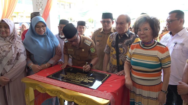 Resmikan Masjid Mumtaz Haji Satono, Ajak Warga Sekitar turut Memakmurkannya