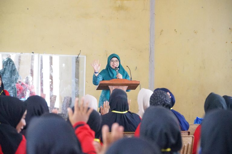 Yunisa Harap Kader PKK Selakau Jadi Agen Perubahan Tata Laksana Rumah Sehat 