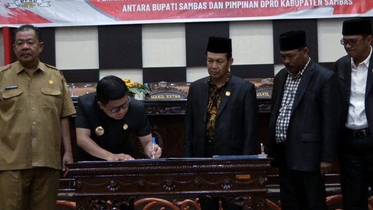 Bupati Sambas Tandatangani Nota Kesepakatan KUA-PPAS 2026 Bersama DPRD