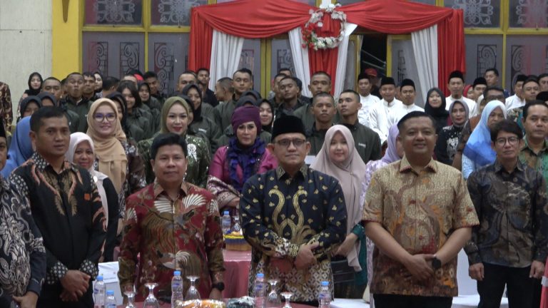 Bupati Satono Apresiasi Paskibra Sambas dan Ajak Seluruh Elemen Masyarakat Bersatu Dalam Mengisi Kemerdekaan 
