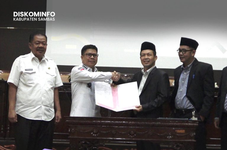 Bupati Satono Sampaikan Pendapat Akhir Tiga Raperda yang Disetujui DPRD Sambas