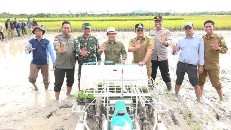 Kabupaten Sambas Meraih Prestasi Tertinggi Sebagai Kabupaten Dengan IPM (72,08) Tertinggi di Kalbar
