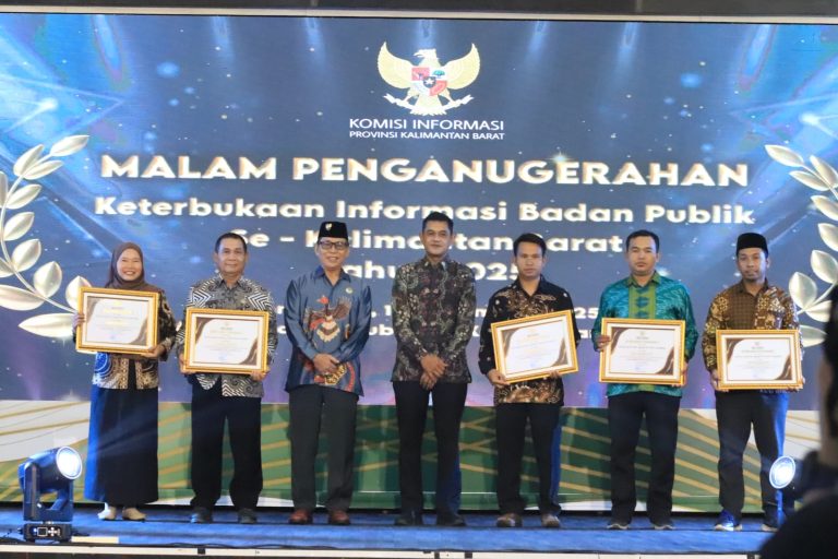 Tiga Desa Sambas Ukir Prestasi Ajang Anugerah Keterbukaan Informasi Publik Kalbar 2025