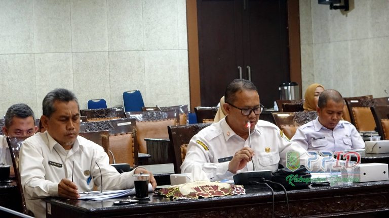 Pemkab Sambas Bersama DPRD Bahas LKPJ 2025, Fokus pada Evaluasi dan Peningkatan Kinerja