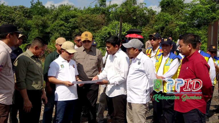 Bupati Sambas dan Stafsus Menko Infrastruktur Tinjau Lokasi Usulan Sekolah Rakyat di Jagur