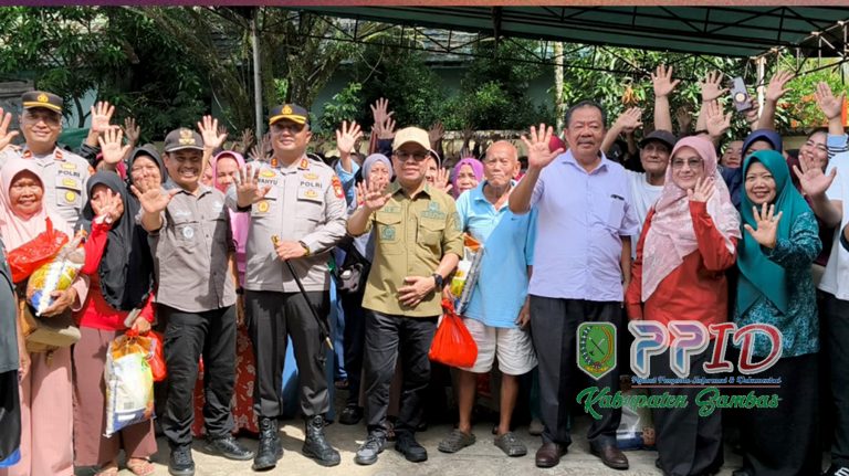 ​Redam Inflasi, Bupati Satono Borong Diskon Tambahan di Operasi Pasar Murah Selakau