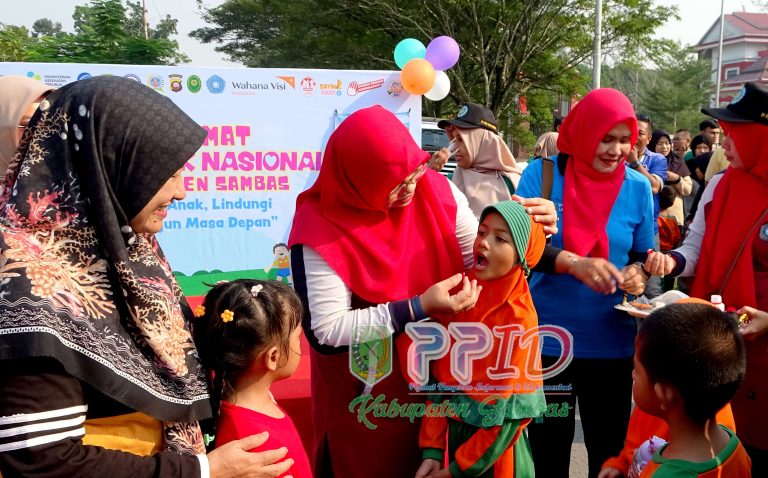 Puncak Hari Anak Nasional ke-42 di Sambas, Ketua TP PKK Ajak Orang Tua Perkuat Perhatian dan Kepedulian terhadap Anak