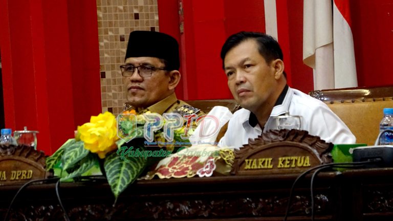 Pemkab Sambas Dengarkan Pandangan Umum Fraksi atas Tiga Usul Raperda
