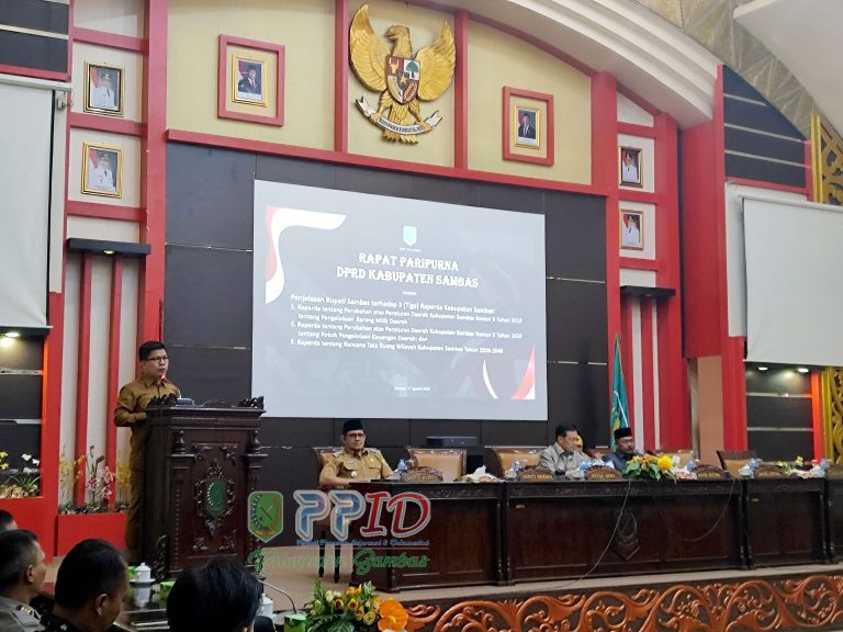 Bupati Satono Sampaikan Penjelasan Tiga Raperda dalam Rapat Paripurna DPRD