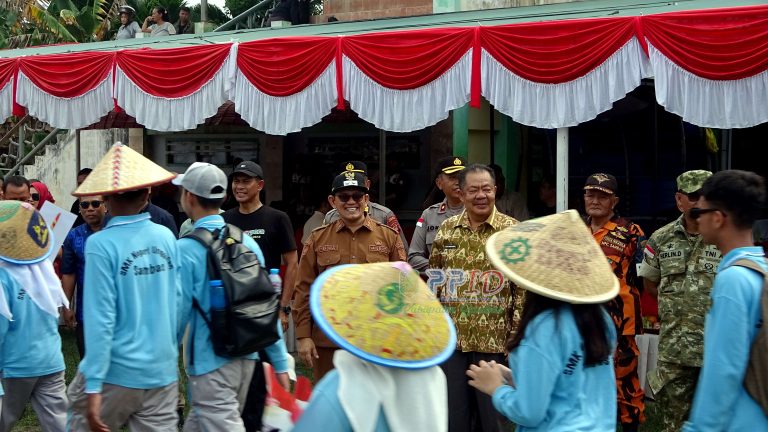 Kabupaten Sambas Semarakkan HUT ke-81 RI dengan Karnaval, Ribuan Peserta Turut Meramaikan