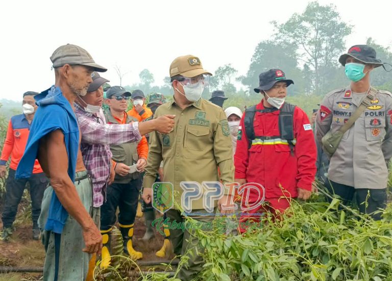 Bupati Satono Pimpin Respons Pemkab Sambas Tangani Karhutla dan Pastikan Bantuan Air Bersih untuk Warga